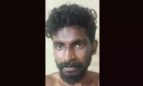 പോക്സോ കേസില്‍ വാറണ്ടായി; വിവരമറിഞ്ഞ് കോടതിയില്‍ ചെന്നപ്പോള്‍ റിമാന്‍ഡ് ചെയ്തതറിഞ്ഞു ഓടി രക്ഷപ്പെട്ടു; പോലീസ് പിടികൂടി ചോദ്യം ചെയ്തപ്പോള്‍ തെളിഞ്ഞത് മോഷണക്കേസ്; കൂട്ടുപ്രതിയും പോക്സോ കേസില്‍ അകത്ത്