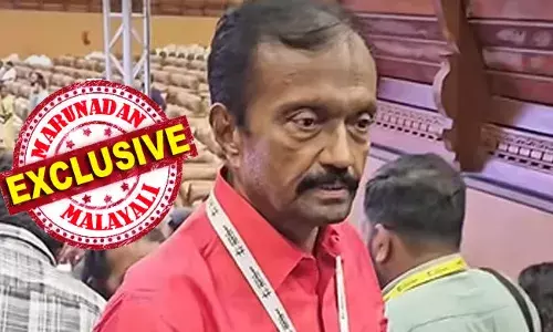 മലയാളത്തില്‍ തുടങ്ങി ഇംഗ്ലീഷിലേക്ക് പ്രസംഗം മാറ്റിയ പ്രമുഖ നടി; നിങ്ങള്‍ ഈ കുണു കുണാന്നു പറയുന്നതു പാവപ്പെട്ട ഞങ്ങള്‍ക്ക് മനസിലാകുന്നില്ലെന്ന് തുറന്നു പറഞ്ഞ ഭീമന്‍! നിങ്ങള്‍ ലോകോത്തര നിലവാരമുള്ള സിനിമകളെക്കുറിച്ചു പറയുമ്പോള്‍ ഇവിടെയുള്ള ചിത്രാഞ്ജലി സ്റ്റുഡിയോയുടെ അവസ്ഥ നേരിട്ടു പോയി കാണണമെന്ന് മന്ത്രിക്കും ഉപദേശം; എന്റെ രഘു ചേട്ടാ... ഞാന്‍ വിശദമായ മറുപടി പറയാം..! കോണ്‍ക്ലേവിലെ താരവും ഭീമന്‍ രഘു