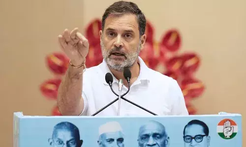 വീട്ടു നമ്പര്‍ പൂജ്യം; 80 പേരുള്ള കുടുംബം ഒരു മുറിയില്‍; മഹാരാഷ്ടയില്‍, പുതിയ വോട്ടര്‍മാരുടെ എണ്ണം ആകെ ജനസംഖ്യയെ കവിയുന്ന അദ്ഭുതം; കര്‍ണാടകയിലെ മഹാദേവ്പുരയില്‍ 1,00,250 വോട്ടുകള്‍ മോഷ്ടിച്ചു; വ്യാജ വോട്ടര്‍മാര്‍, വ്യാജമേല്‍വിലാസം, തിരഞ്ഞെടുപ്പ് കമ്മീഷന്റെ ഒത്തുകളി, ഭരണവിരുദ്ധ വികാരമില്ലാത്ത പാര്‍ട്ടിയായി ബിജെപി മാറുന്ന മാജിക്; രാഹുല്‍ ഗാന്ധി ഉന്നയിച്ചത് മൂര്‍ച്ചയേറിയ ആരോപണങ്ങള്‍