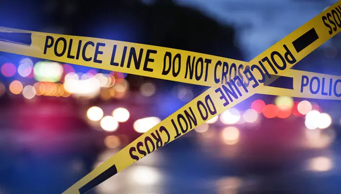 ഗേറ്റിന് മുന്നില് അയല്ക്കാരന് വണ്ടി പാര്ക്ക് ചെയ്തതിനെ ചൊല്ല തര്ക്കം; നടി ഹുമ ഖുറേഷിയുടെ ബന്ധു കൊല്ലപ്പെട്ടു ഗേറ്റിന് മുന്നില് അയല്ക്കാരന് വണ്ടി പാര്ക്ക് ചെയ്തതിനെ ചൊല്ല തര്ക്കം; നടി ഹുമ ഖുറേഷിയുടെ ബന്ധു കൊല്ലപ്പെട്ടു