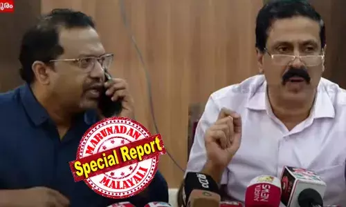 സാറേ മുഴുവന്‍ റിപ്പോര്‍ട്ടും വായിക്കണം;  വാര്‍ത്താ സമ്മേളനത്തിനിടെ സൂപ്രണ്ടിനൊരു ഫോണ്‍ കോള്‍;  പിന്നാലെ പരസ്യമായി പ്രിന്‍സിപ്പലിന് നിര്‍ദേശം;  ഉന്നത തലങ്ങളില്‍ നിന്നാണ് ആ കോളെന്ന് ശരീരഭാഷയില്‍ വ്യക്തം;   ഡോ. ഹാരിസ് ചിറക്കലിനെ സംശയനിഴലില്‍ നിര്‍ത്താന്‍ സ്‌ക്രിപ്റ്റഡ് പ്രസ് മീറ്റോ?  ആ ഫോണ്‍കോളിന്റെ മറുതലയ്ക്കല്‍ ആരെന്നതിനെ ചൊല്ലി വിവാദം