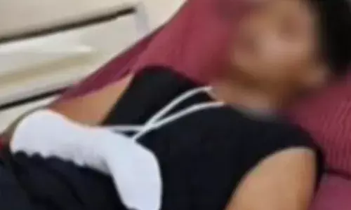 പെണ്‍സുഹൃത്തിനെ കളിയാക്കിയെന്നാരോപിച്ച് വിദ്യാര്‍ഥിയെ സഹപാഠി മര്‍ദിച്ചു; സൈക്കിള്‍ ചെയിന്‍ ഉപയോഗിച്ച് നടത്തിയ ആക്രമണത്തില്‍ കുട്ടിയുടെ തലയ്ക്കും കൈയ്ക്കും ഗുരുതര പരിക്ക്