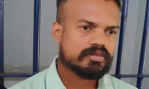 തൊഴിലുറപ്പ് ജോലി കഴിഞ്ഞെത്തിയ വയോധികയെ നോട്ടമിട്ടു; മാല മോഷ്ടിച്ച് കടന്നുകളഞ്ഞു; സ്‌കൂൾ ജീവനക്കാരൻ അറസ്റ്റിൽ; സംഭവം പാലക്കാട്
