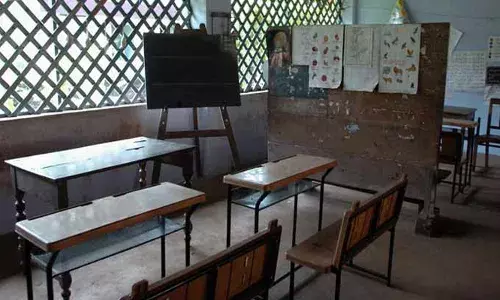 കേരളത്തിലെ സര്‍ക്കാര്‍ സ്‌കൂളുകളുടെ എണ്ണം കുറയുന്നു; 2021  മുതല്‍ 24 വരെ കേരളത്തിലെ 201 സ്‌കൂളുകള്‍ പൂട്ടിയതായി കേന്ദ്രം