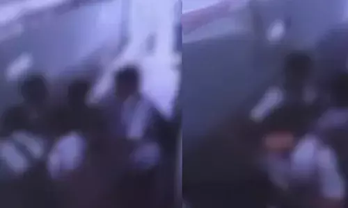 കൈകൊണ്ട് ഒരു ആക്ഷൻ കാണിച്ചതും തർക്കം; സീനിയർ വിദ്യാർത്ഥികൾ പ്ലസ് വണ്‍ വിദ്യാര്‍ഥിയെ സംഘം ചേർന്ന് തല്ലിച്ചതച്ചു; ദൃശ്യങ്ങൾ പുറത്ത്