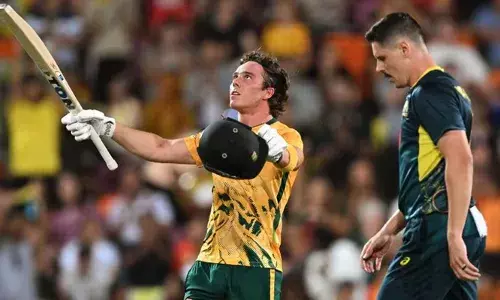 ഡാര്‍വിനില്‍ ഓസിസിനെ വിറപ്പിച്ച് ബ്രെവിസ് കൊടുങ്കാറ്റ്;  41 പന്തില്‍ 22കാരന്റെ അതിവേഗ സെഞ്ചുറി; പുതിയ റെക്കോഡുകളുമായി  ബേബി ഡിവില്ലിയേഴ്സ്;  രണ്ടാം ട്വന്റി 20യില്‍ ദക്ഷിണാഫ്രിക്കയ്ക്ക് കൂറ്റന്‍  സ്‌കോര്‍