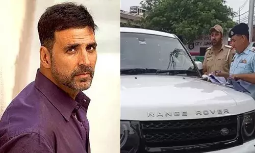 നിയമം എല്ലാവർക്കും ഒരുപോലെ; വാഹനത്തിന്റെ ചില്ലിൽ അനുവദനീയമായ പരിധിക്ക് മുകളിൽ കൂളിങ് ഒട്ടിച്ചു; നടൻ അക്ഷയ് കുമാർ കാർ ജമ്മു പോലീസ് പിടിച്ചെടുത്തു