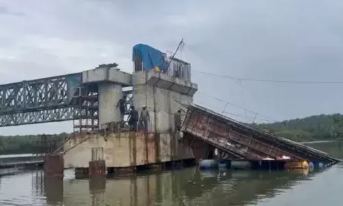 കൊയിലാണ്ടിയിൽ പാലം നിർമ്മാണത്തിനിടെ ബിം തകർന്നു വീണു; ഒരാൾക്ക് പരിക്ക്; റിപ്പോർട്ട് ലഭിച്ച ശേഷം തുടർനടപടിയെന്ന് മന്ത്രി മുഹമ്മദ് റിയാസ്