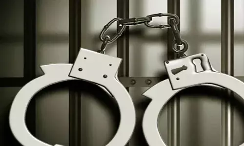 സ്വകാര്യ ബസിൽ കഞ്ചാവ് കടത്താൻ ശ്രമം; രണ്ടുപേർ പിടിയിൽ; കൈയ്യോടെ പൊക്കി എക്സൈസ്; 1.250 കിലോ വരെ പിടിച്ചെടുത്തു