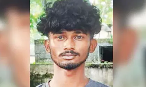 ബൈക്ക് റേസിങ് നടത്തുന്ന രംഗങ്ങള്‍ റീല്‍സാക്കി പെണ്‍കുട്ടികളുമായി ചങ്ങാത്തം; പ്രായപൂര്‍ത്തിയാകാത്ത പെണ്‍കുട്ടിയെ ബസില്‍ വെച്ച് പീഡിപ്പിച്ച 19കാരന്‍ അറസ്റ്റില്‍