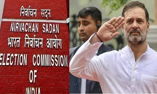 വോട്ടര്‍ പട്ടികയിലെ പിഴവുകള്‍ ശരിയായ സമയത്ത് ചൂണ്ടിക്കാണിക്കണം; അന്തിമ പട്ടിക പ്രസിദ്ധീകരിച്ച ശേഷവും പരാതി നല്‍കാന്‍ അവസരം ഉണ്ടെങ്കിലും രാഷ്ട്രീയ പാര്‍ട്ടികള്‍ അതുചെയ്യുന്നില്ല; രാഹുല്‍ ഗാന്ധിക്ക് പരോക്ഷ മറുപടിയുമായി തിരഞ്ഞെടുപ്പ് കമ്മീഷന്‍; വിശദീകരണത്തിന് ഞായറാഴ്ച വാര്‍ത്താ സമ്മേളനം വിളിച്ചത് വോട്ട് അധികാര്‍ യാത്ര തുടങ്ങാനിരിക്കെ