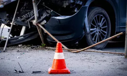 വാളയാറില്‍ നിര്‍ത്തിയിട്ടിരുന്ന ലോറിയിലേക്ക് പിക്കപ്പ് ഇടിച്ച് അപകടം; രണ്ട് പേര്‍ മരിച്ചു; ഒരാളുടെ നില അതീവ ഗുരുതരം