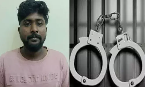 കഴുത്തിലെ തിളക്കം ശ്രദ്ധിച്ചു നിന്നു; പിടിച്ചുപറിക്കുന്നതിനിടെ ഒരൊറ്റ തള്ള്; വയോധികയുടെ പരാതിയിൽ സിസിടിവി പരിശോധിച്ചതും കള്ളൻ കുടുങ്ങി; സംഭവം മുഹമ്മയിൽ