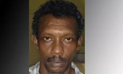 വയലിന് അരികില്‍ നിന്നത് ചാക്കുകെട്ടുമായി; പോലീസിനെ കണ്ടപ്പോള്‍ ഓടിരക്ഷപ്പെടാന്‍ ശ്രമം; പിടികൂടി നോക്കിയപ്പോള്‍ ചാക്കിനുള്ളില്‍ മൂന്നു കിലോ കഞ്ചാവ്;  സ്ഥിരം കഞ്ചാവ് കേസ് പ്രതി അറസ്റ്റില്‍