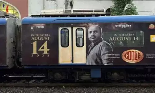 മുംബൈ ലോക്കല്‍ ട്രെയിന്‍ പ്രമോഷനില്‍ മലയാളി താരം സൗബിന്‍ ഷാഹിറിന്റെ ചിത്രം; ആഘോഷമാക്കി മുംബൈ മലയാളികള്‍