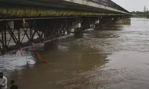 ഡല്‍ഹിയില്‍ യമുനാ നദിയില്‍ ജലനിരപ്പ് അപകടകരമായി തുടരുന്നു; സുരക്ഷാ നടപടികള്‍ സ്വീകരിക്കണമെന്ന് മുന്നറിയിപ്പ്