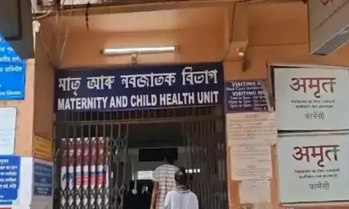 എന്‍ഐസിയുവില്‍ സൂക്ഷിച്ചിരുന്ന നവജാത ശിശുക്കളില്‍ മൂന്നു പേര്‍ നിലത്തുവീണു; ചികിത്സയ്ക്കായി ബന്ധിപ്പിച്ച ട്യൂബില്‍ കുടുങ്ങി നാലു ദിവസം പ്രായമായ കുഞ്ഞ് മരിച്ചു: അസമിലെ ഗുവാഹത്തി മെഡിക്കല്‍ കോളേജില്‍ വന്‍ ദുരന്തം