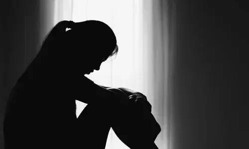 സ്വകാര്യ ചിത്രങ്ങള്‍ പുറത്ത് വിടുമെന്ന് ഭീഷണി; സ്വര്‍ണമാല കൈക്കലാക്കി: പ്ലസ്‌വണ്‍ വിദ്യാര്‍ഥിനിയെ ലഹരിമരുന്ന് മാഫിയയയുമായി ബന്ധമുള്ള ആണ്‍സുഹൃത്ത് ഭീഷണിപ്പെടുത്തുന്നതായി പരാതി