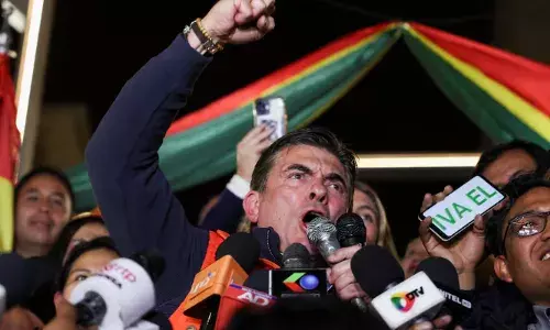 കഴിഞ്ഞ 40 വര്‍ഷത്തിനിടയിലെ ഏറ്റവും വലിയ സാമ്പത്തിക പ്രതിസന്ധി; ജനപ്രീതി ഇടിഞ്ഞതോടെ ബൊളീവിയയില്‍ ഇടതുപക്ഷത്തിന് കനത്ത തിരിച്ചടി;  വലതുപക്ഷ പ്രസിഡന്റ് 20 വര്‍ഷത്തിന് ശേഷം അധികാരത്തിലേക്ക്; ഒക്ടോബറിലെ രണ്ടാം റൗണ്ട് വോട്ടെടുപ്പ് നിര്‍ണായകം