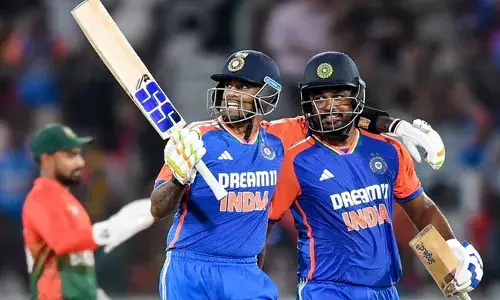 വൈസ് ക്യാപ്റ്റനായി ശുഭ്മാന്‍ ഗില്ലിന്റെ തിരിച്ചുവരവ്;  ബൗളിംഗ് നിരയെ നയിക്കാന്‍ ബുമ്രയും; സഞ്ജു തുടരും; ജയ്‌സ്വാളും ശ്രേയസ് അയ്യരും കാത്തിരിക്കണം; ഏഷ്യാ കപ്പിനുള്ള ഇന്ത്യന്‍ ടീമിനെ പ്രഖ്യാപിച്ചു