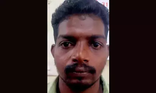 വീട്ടില്‍ പോകാന്‍ ബസ് കാത്തു നിന്ന യുവാവിനെ കണ്ടപ്പോള്‍ മുന്‍വിരോധം മൂലമുള്ള കലിപ്പ്; തള്ളിത്താഴെയിട്ട് ചവിട്ടി വാരിയെല്ലൊടിച്ചു; മുന്‍കൂര്‍ ജാമ്യം കോടതി നിഷേധിച്ചപ്പോള്‍ സ്റ്റേഷനില്‍ ഹാജര്‍; പ്രതി അറസ്റ്റില്‍