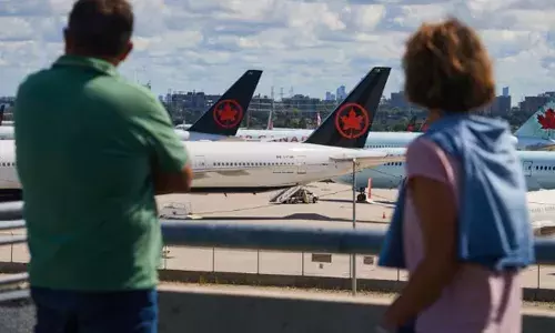 വേതനമില്ലാ വേലയ്ക്ക് വിരാമം; ജീവനക്കാർക്ക് ചരിത്ര വിജയം..; എയർ കാനഡയിലെ ഫ്ലൈറ്റ് അറ്റെൻഡർമാരുടെ കരാർ സമരം അവസാനിച്ചു; യാത്രക്കാരോട് ഖേദം പ്രകടിപ്പിച്ച് കമ്പനി