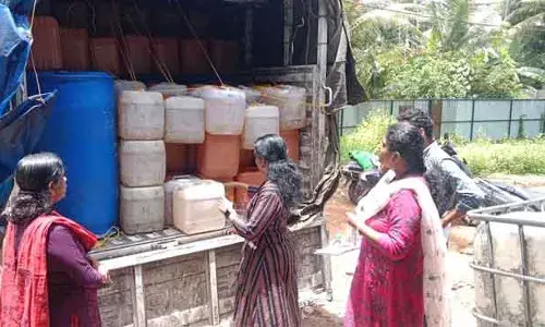 ഒരു മാസത്തിനിടെ 1014 വെളിച്ചെണ്ണ പരിശോധനകള്‍; ഓണ വിപണി: ഓണത്തോടനുബന്ധിച്ച് സ്പെഷ്യല്‍ സ്‌ക്വാഡുകള്‍; അടുത്ത ആഴ്ച മുതല്‍ ഓണം പ്രത്യേക പരിശോധനകള്‍