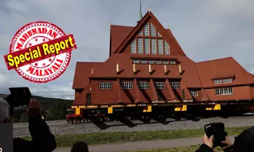 113 വര്‍ഷം പഴക്കമുള്ള പള്ളി മരം പറിച്ചു മാറ്റുന്നതുപോലെ പൂര്‍ണ രൂപത്തില്‍ ഇളക്കി കൂറ്റന്‍ ലോറിയില്‍ കയറ്റി റോഡിലൂടെ കൊണ്ട് പോകുന്നത് അഞ്ചു കിലോമീറ്റര്‍ അപ്പുറത്ത് മാറ്റി സ്ഥാപിക്കാന്‍; യാത്ര മണിക്കൂറില്‍ അര കിലോമീറ്റര്‍ മാത്രം വേഗതയില്‍