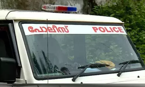 വ്യാജവോട്ട് ചേര്‍ക്കല്‍ സംഭവം; അഞ്ച് പേര്‍ക്കെതിരെ കേസ്; എസ്എസ്എല്‍സി സര്‍ട്ടിഫിക്കറ്റില്‍ വയസ്സ് തിരുത്തി വോട്ടര്‍പ്പട്ടികയില്‍ പേര് ചേര്‍ക്കാന്‍ ശ്രമിച്ചതിനെ തുടര്‍ന്നാണ് നടപടി