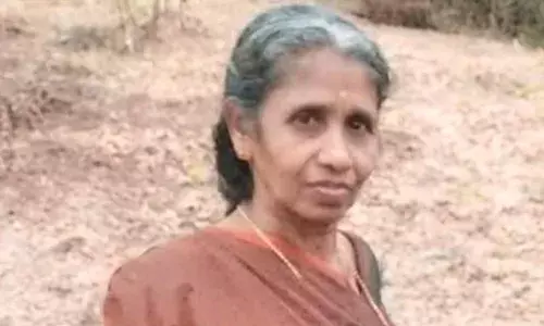 ജനവാസ മേഖലയില്‍ ഇറങ്ങിയ ആനയുടെ ചവിട്ടേറ്റ് വീട്ടമ്മ മരിച്ചു; ആക്രമിച്ചത് വനപാലകര്‍ കാട്ടിലേക്ക് തുരത്താന്‍ ശ്രമിച്ച് ആന; സംഭവം മലപ്പുറത്ത് കമ്പിക്കയത്ത്