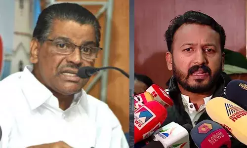 രാഹുല്‍ മാങ്കൂട്ടത്തിനെതിരായ ആരോപണങ്ങളില്‍ ദേശീയ നേതൃത്വം ഇടപെട്ടിട്ടുണ്ട്; പൊതുപ്രവര്‍ത്തകര്‍ക്കിടയില്‍ ഇത്തരം പ്രവണതകള്‍ കാണാന്‍ പാടില്ല; കോണ്‍ഗ്രസ് പ്രവര്‍ത്തകരും നേതാക്കളും സമൂഹത്തിന് മാതൃകയായിരിക്കണം: തിരുവഞ്ചൂര്‍ രാധാകൃഷ്ണന്‍