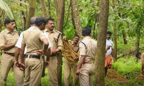രാവിലെ മുതൽ വീട്ടിൽ നിന്ന് കാണാതായി; തിരച്ചിലിനിടെ ദാരുണ കാഴ്ച; സ്ഥലത്ത് ഫയർഫോഴ്സ് അടക്കം പാഞ്ഞെത്തി; കണ്ണൂരിൽ മധ്യവയസ്കനെ കിണറിനുള്ളിൽ മരിച്ചനിലയിൽ കണ്ടെത്തി