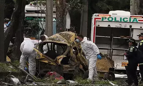 കൊളമ്പിയന്‍ വിമാനത്താവളത്തിന് സമീപം ബോംബ് സ്‌ഫോടനം; അഞ്ചു പേര്‍ കൊല്ലപ്പെട്ടു; 36 പേര്‍ക്ക് പരിക്ക്; ആക്രമണം ഉണ്ടായത് 2026 ല്‍ പൊതു തിരഞ്ഞെടുപ്പ് നടക്കാനാരിക്കെ: നടന്നത് ഭീകരാക്രമണമെന്ന് റിപ്പോര്‍ട്ട്