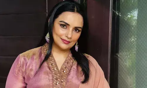 ലാലേട്ടന്റെ രാജി എല്ലാവരെയും ഞെട്ടിച്ചു, ഒറ്റപ്പെട്ടെന്ന് തോന്നിയതുകൊണ്ടാകാം; അമ്മ സംഘടനയ്ക്ക് ഒരു പ്രതിച്ഛായാമാറ്റം അനിവാര്യമെന്ന് ശ്വേതാ മേനോൻ