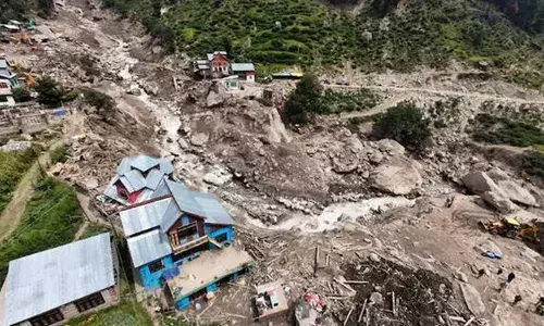 ഉത്തരാഖണ്ഡില്‍ വീണ്ടും മേഘവിസ്‌ഫോടനം; നിരവധി പേരെ കാണാതായി; മജിസ്ട്രേറ്റിന്റെത് ഉള്‍പ്പെടെ നിരവധി വീടുകളും കെട്ടിടങ്ങളും തകര്‍ന്നു; രക്ഷാപ്രവര്‍ത്തനം തുടരുന്നു