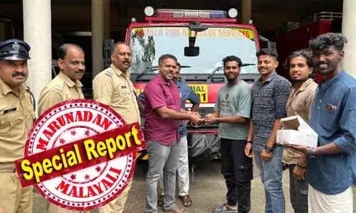 വള്ളസദ്യയ്ക്ക് വന്ന പള്ളിയോടം മറിഞ്ഞപ്പോള്‍ ആറ്റില്‍പ്പോയത് ഒന്നരലക്ഷത്തിന്റെ ഐ ഫോണ്‍ അടക്കം ഫോണുകളും സ്‌കൂട്ടറിന്റെ താക്കോലും; 12 ദിവസത്തിന് ശേഷം നടത്തിയ തെരച്ചിലില്‍ സാധനങ്ങള്‍ കണ്ടെടുത്ത് അഗ്‌നിരക്ഷാസേനയുടെ സ്‌കൂബ ടീം