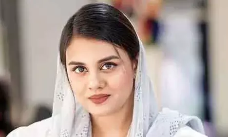 ആരേയും വേദനിപ്പിക്കാന്‍ വേണ്ടി ചെയ്തതല്ലെന്നും തന്റെ അറിവില്ലായ്മ കൊണ്ട് സംഭവിച്ച തെറ്റ്; ഗുരുവായൂര്‍ ക്ഷേത്രക്കുളത്തില്‍ റീല്‍സ്: മാപ്പ് പറഞ്ഞ് ജാസ്മിന്‍ ജാഫര്‍