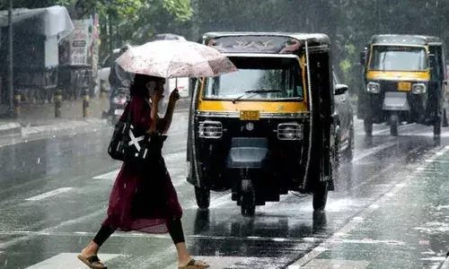കുട എടുക്കാൻ മറക്കല്ലേ...; സംസ്ഥാനത്ത് വീണ്ടും ശക്തമായ മഴയ്ക്ക് സാധ്യത; വിവിധ ജില്ലകളിൽ യെല്ലോ അലർട്ട് പ്രഖ്യാപിച്ചു; മുന്നറിയിപ്പ് നൽകി അധികൃതർ