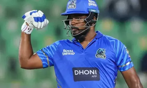 സ്റ്റേഡിയത്തിലെത്തിയ ആരാധകർ കണ്ടത് സഞ്ജുവിന്റെ വിശ്വരൂപം; എതിരാളിയുടെ പന്തിന് ബാറ്റ് കൊണ്ട് മറുപടി; 42 ബോളിൽ തകർപ്പൻ സെഞ്ചുറി; ​ഗ്രീൻഫീൽഡിൽ തലങ്ങും വിലങ്ങും പാഞ്ഞ് റണ്ണുകൾ