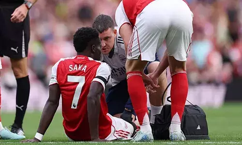 പ്രീമിയർ ലീഗ്; ആഴ്സണലിന് കനത്ത തിരിച്ചടി; പരിക്കേറ്റ സൂപ്പർ താരം ബുകായോ സാക്കയ്ക്ക് ലിവർപൂളിനെതിരെയുള്ള മത്സരം നഷ്ടമാകും; മാർട്ടിൻ ഒഡെഗാർഡിന്റെ പരിക്ക് സാരമുള്ളതല്ലെന്ന് ക്ലബ്ബ്