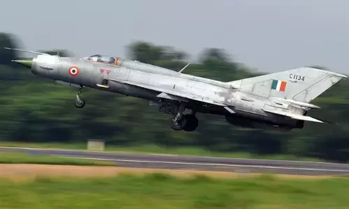ഇന്ത്യന്‍ വ്യോമസേനക്കായി ഇനി പറക്കില്ല; 62 വര്‍ഷം ഇന്ത്യന്‍ വ്യോമസേനയെ സേവിച്ച മിഗ്-21ന്റെ സേവനം അവസാനിച്ചു: അവസാന പറക്കലില്‍ പൈലറ്റായി എയര്‍ ചീഫ് മാര്‍ഷല്‍ എ.പി. സിങ്