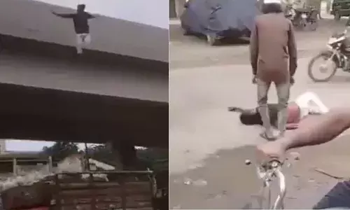 ഇനി ഈ മാന്യൻ ജീവിതത്തിൽ ഒരു റീൽ ചെയ്യാനായി ഇറങ്ങിത്തിരിക്കില്ല; ഓടിക്കൊണ്ടിരുന്ന ലോറിക്ക് മുകളിലേക്ക് ചാടാനായി ഫ്ലൈഓവറിൽ കയറി; ചാട്ടം പാളിയതോടെ നടുറോട്ടിൽ ശരീരം അടിച്ച് വീണു; ദൃശ്യങ്ങൾ വൈറൽ