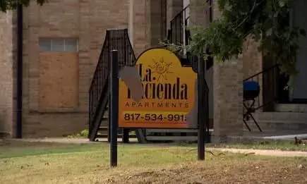 ഡമ്പ്സ്റ്ററില്‍ ഉപേക്ഷിച്ച സ്യൂട്ട്കെയ്സില്‍ ഒരു കുഞ്ഞിന്റെ മൃതദേഹം; സംഭവത്തില്‍ ഒരു സ്ത്രീക്കെതിരെ ക്യാപിറ്റല്‍ കൊലപാതക കുറ്റം ചുമത്തി