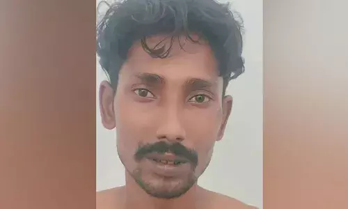 രാത്രി സമയങ്ങളില്‍ ട്രെയിന്‍ കറങ്ങി നടന്ന യാത്രക്കാരുടെ മൊബൈല്‍ ഫോണ്‍ മോഷ്ടിക്കും; മോഷണത്തിന് ശേഷം ട്രെയിനില്‍ നിന്നും ചാടി ഇറങ്ങി രക്ഷപ്പെടും: പ്രതിയെ അതിസാഹസികമായി പിടികൂടി റെയില്‍വേ പോലിസ്