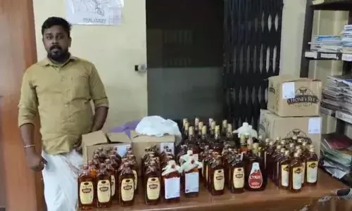 വാഹന പരിശോധനക്കിടെ സംശയാസ്പദമായി വന്ന അല്ലൂസ്; പിടിച്ചെടുത്തത് മാഹിയിൽ നിന്ന് കടത്തിയ 39 ലിറ്റർ വിദേശമദ്യം; ലക്‌ഷ്യം ഓണവിപണി; ഓട്ടോ ഡ്രൈവർ എക്സൈസിന്റെ പിടിയിൽ