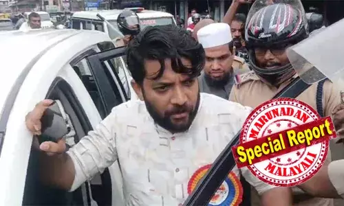 വടകരയില്‍ ഷാഫി പറമ്പിലിന്റെ വാഹനം തടഞ്ഞ് ഡിവൈഎഫ്‌ഐ; പ്രതിഷേധക്കാരെ പോലീസ് നേരിടവേ കാറില്‍ നിന്നിറങ്ങി മാസ്സാകാന്‍ ഷാഫിയുടെ ശ്രമവും; ഏത് വലിയ സമരക്കാരന്‍ വന്നാലും പേടിച്ച് പോകാന്‍ ആളെ വേറെ നോക്കണം; നായ്,  പട്ടിയെന്ന് പേടിച്ചു പോകില്ല; പിണറായി വിജയനോട് ചോദിക്കാന്‍ ആര്‍ജവമുണ്ടോ എന്നും വടകര എംപിയുടെ ചോദ്യം