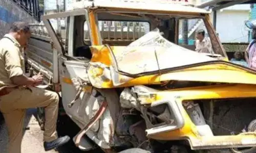 ബസും പിക്കപ്പ് വാനും കൂട്ടിയിടിച്ച് അപകടം; വാൻ ഡ്രൈവർക്ക് പരിക്ക്; ആശുപത്രിയിൽ പ്രവേശിപ്പിച്ചു; സംഭവം നേമത്ത്