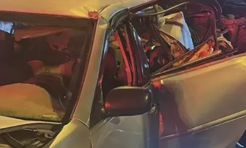 കിംഗ് അബ്ദുൽഅസീസ് റോഡിൽ വാഹനാപകടം; പുലർച്ചെ വൻ ശബ്ദത്തിൽ കൂട്ടിയിടി; ഒരാൾക്ക് ദാരുണാന്ത്യം