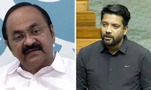 ഷാഫി പറമ്പിലിനെതിരായ അസഭ്യ വര്‍ഷവും സമരാഭാസവും ജനാധിപത്യ വിരുദ്ധവും മര്യാദകേടും; അതേ നാണയത്തില്‍ മറുപടി നല്‍കാന്‍ യു.ഡി.എഫിനും അറിയാമെന്നതു മറക്കരുത്; ലൈംഗിക ആരോപണം നേരിട്ടവരെയൊക്കെ സംരക്ഷിച്ചതിന്റെ പാപക്കറ പേറുന്ന പിണറായിക്കെന്ന് വി ഡി സതീശന്‍