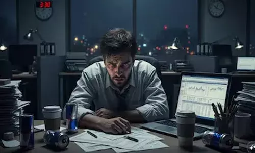 ഓഫീസിൽ നിന്ന് ജോലി കഴിഞ്ഞ് വീട്ടിലെത്തി; ഒന്ന് ഫ്രഷായി ഫോൺ തുറന്നതും ഗ്രൂപ്പിലെ മെസ്സേജ് കണ്ട് ഞെട്ടൽ; പോരാത്തതിന് അപമാനവും; വിചിത്ര പോസ്റ്റുമായി യുവാവ്